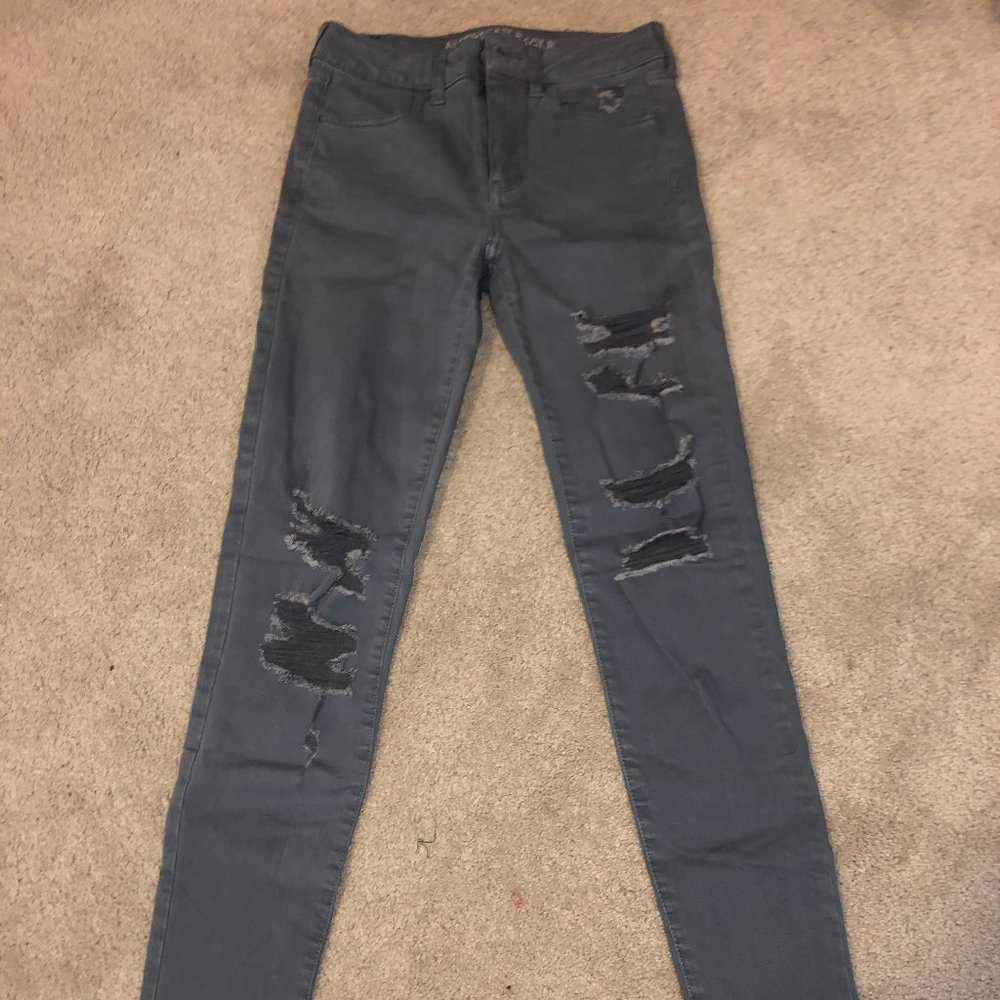 American Eagle distressed jegging